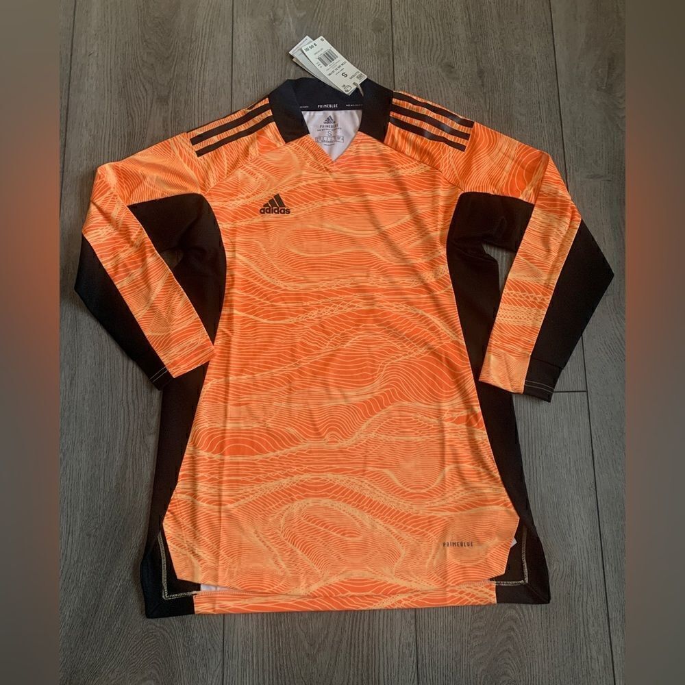 Adidas prime blue woman’s jersey great for soccer players